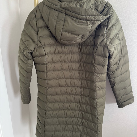 Patagonia Women's Olive Quilted Jacket - Picture 3 of 3